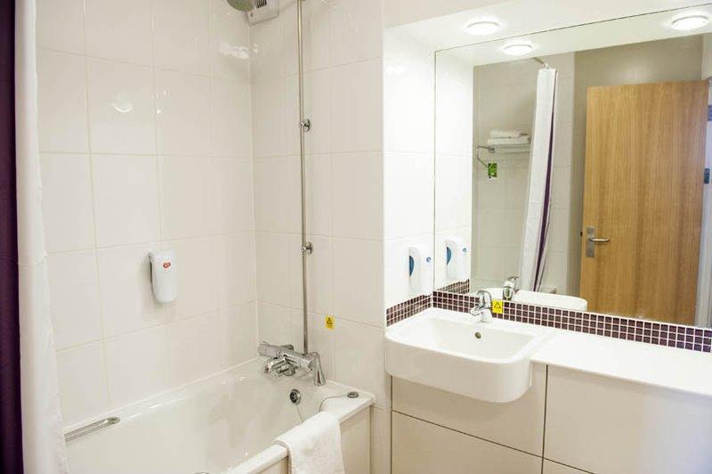 Premier Inn Crewe Central Ngoại thất bức ảnh